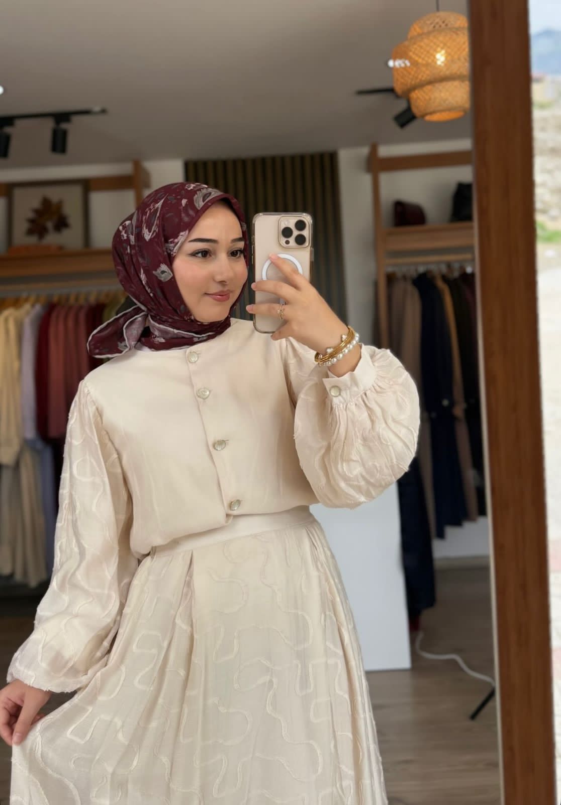 Akyüz Bekar Escort Bayan Nisa