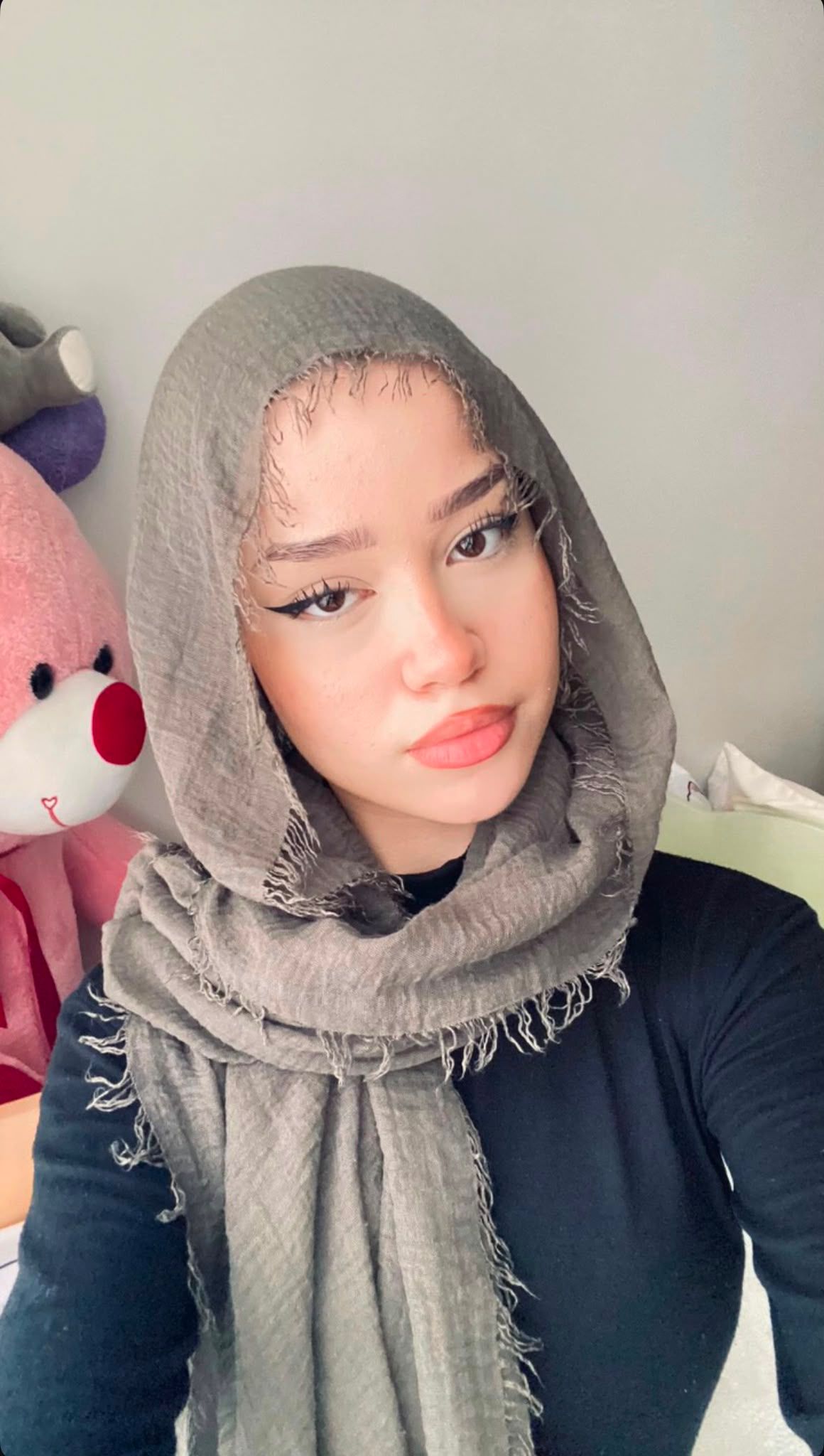 Yalınkılıç Ruhsal Derinlik Bayan Escort Ebru